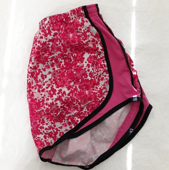 *SOLD* NWOT Nike Shorts - Picture 2 of 7